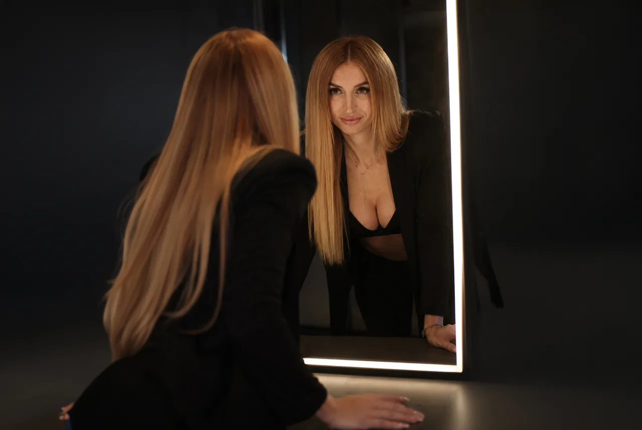 Luxury portrait of Bamby Doll